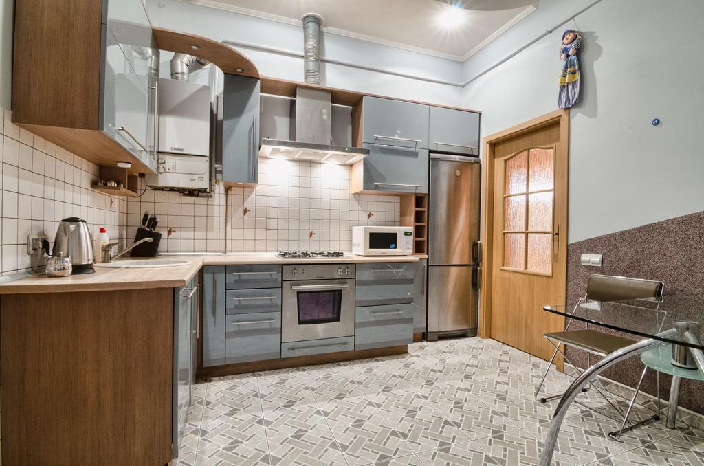 Apartamenty Lesi Ukrainky 17 Lviv Chambre photo